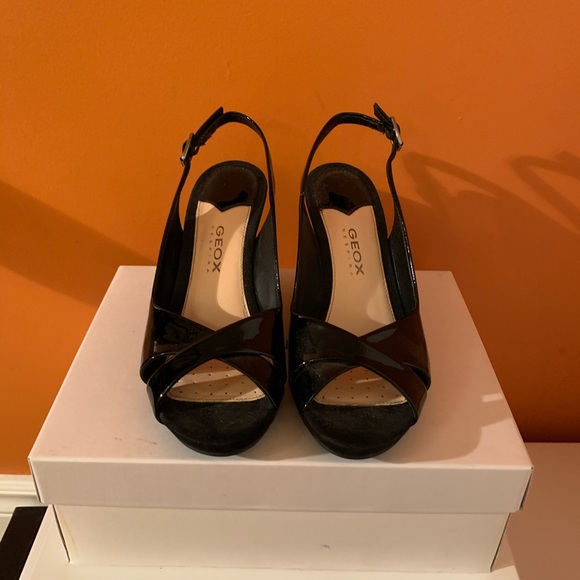 Black patent wedges - Picture 2 of 3